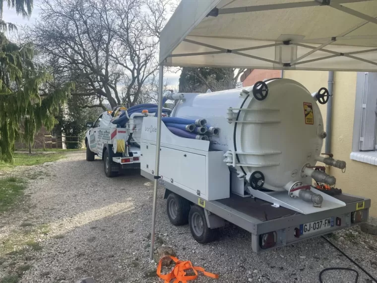 Expert en débouchage et vidange de fosse septique à Reims