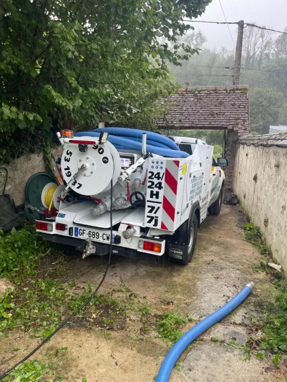 Vidange de fosse septique à Montmirail, Château-Thierry, ISIK Assainissement