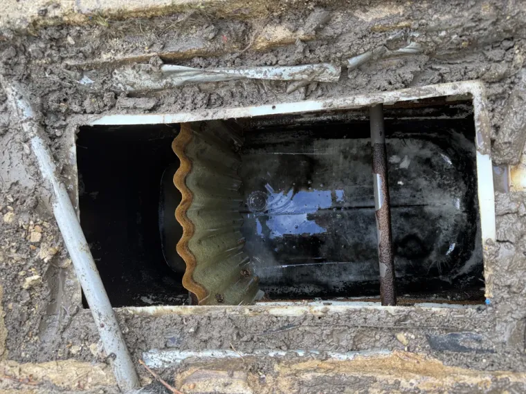 Vidange et nettoyage de fosses septiques à Reims, Château-Thierry, ISIK Assainissement
