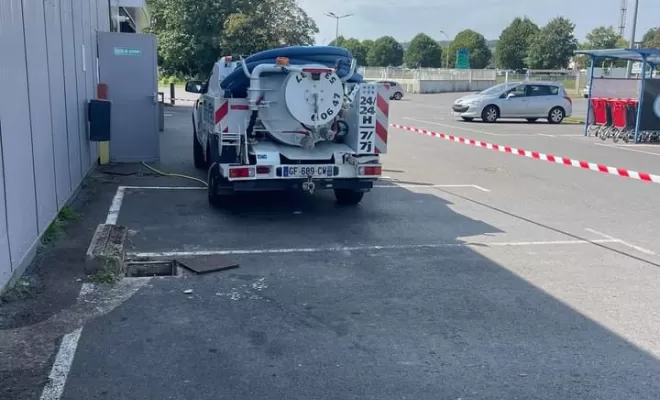 Débouchage et curage de réseaux d'évacuation des eaux usées pour une grande chaîne de magasins à Chateau Thierry  , Château-Thierry, ISIK ASSAINISSEMENT